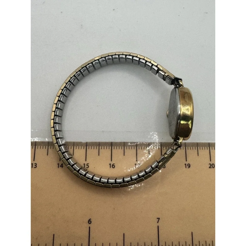 Vintage Timex Womens Oval Gold Tone‎ Watch Speidel Expansion Band Untested